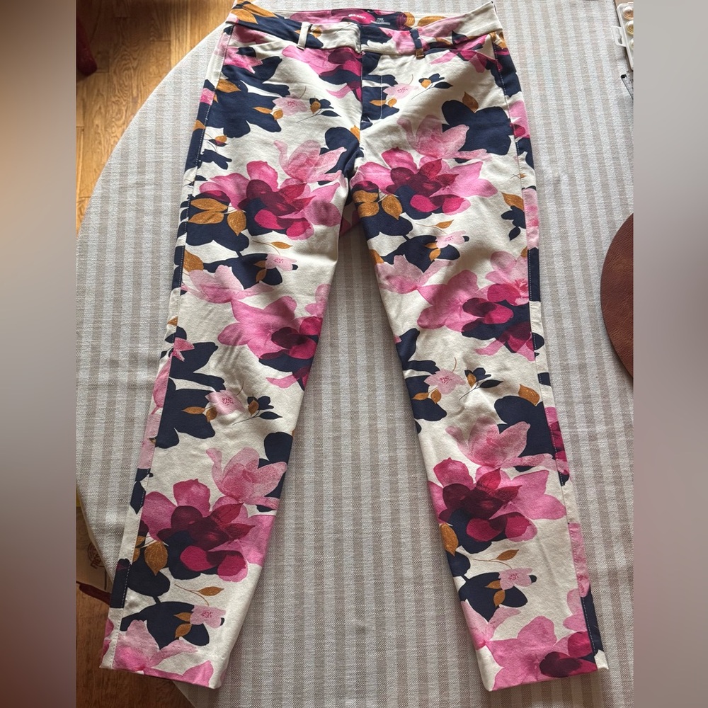 Old Navy Floral pixie pants - Pink and Navy